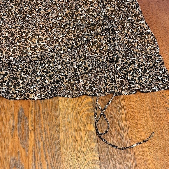 Vero Moda animal print dress flounce on bottom lined sheer sleeves sz M - Picture 9 of 12